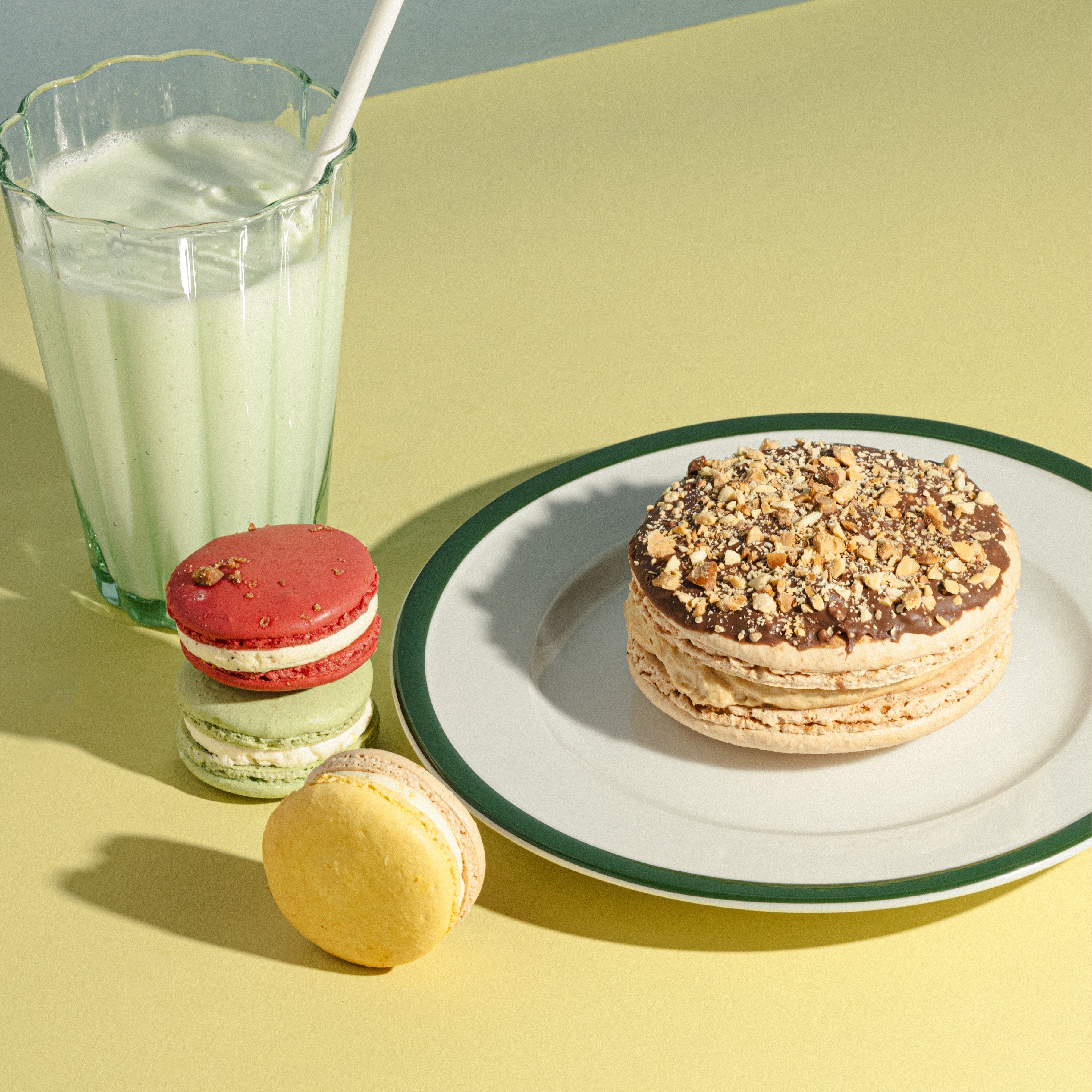 Peanut Chocolate Grande Macaron